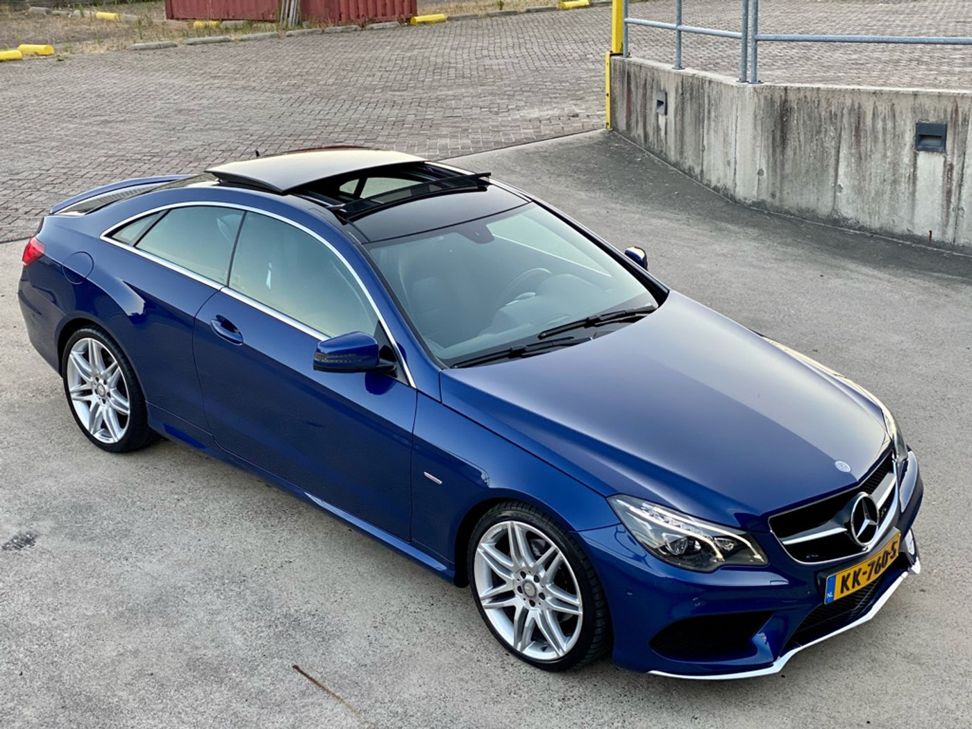 Foto van Mercedes-Benz E 200
