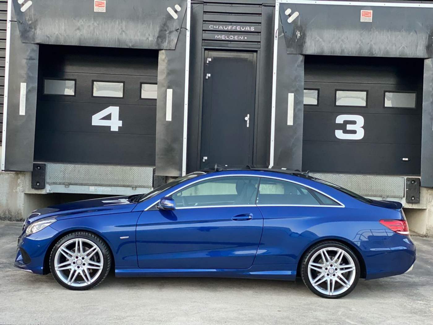 Foto van Mercedes-Benz E 200