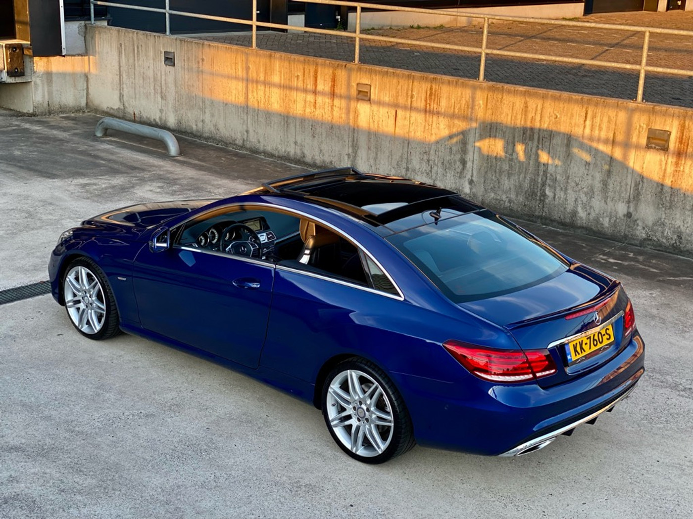 Foto van Mercedes-Benz E 200