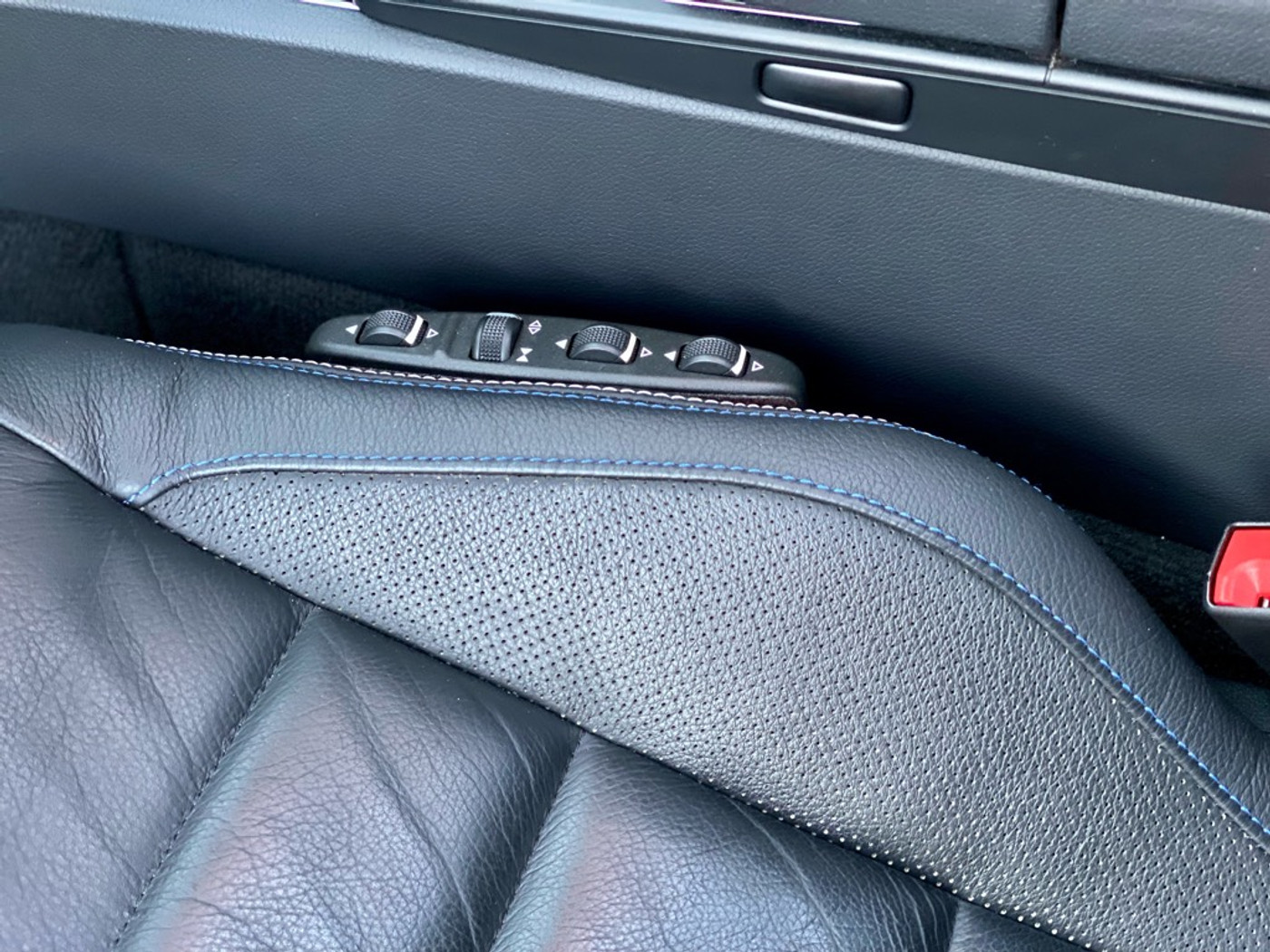 Foto van Mercedes-Benz E 200