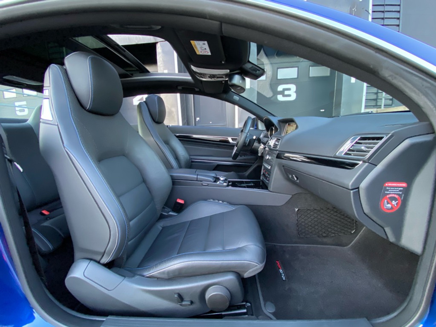Foto van Mercedes-Benz E 200