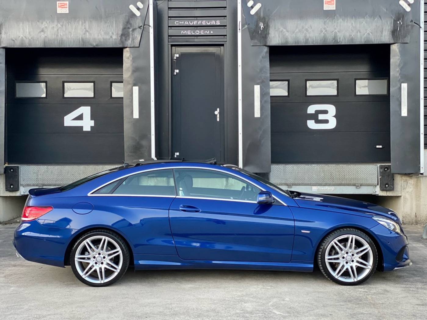 Foto van Mercedes-Benz E 200
