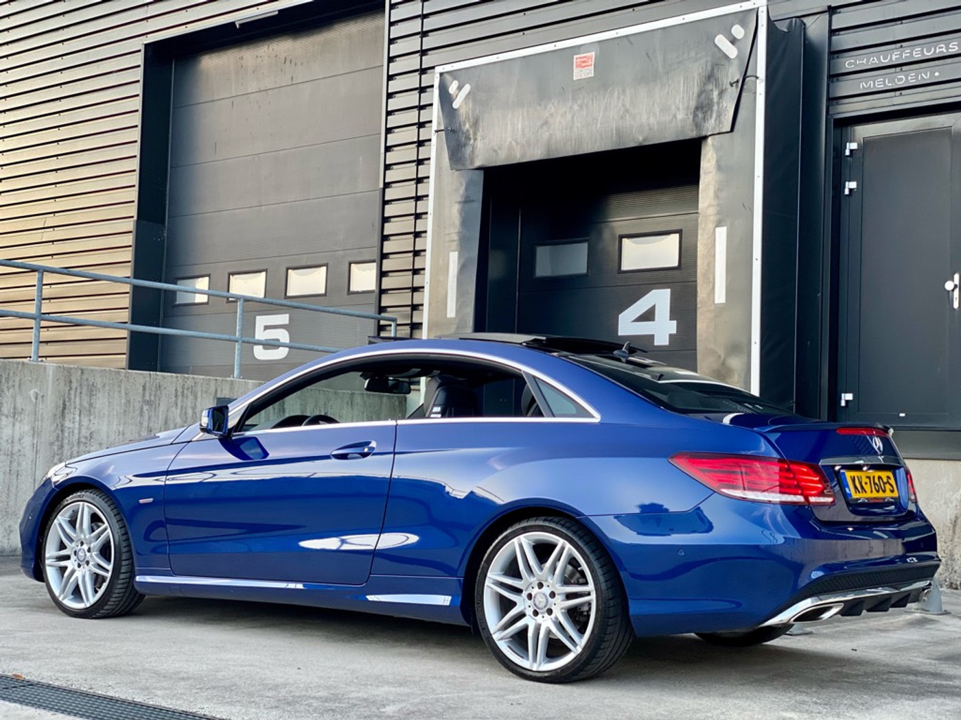 Foto van Mercedes-Benz E 200