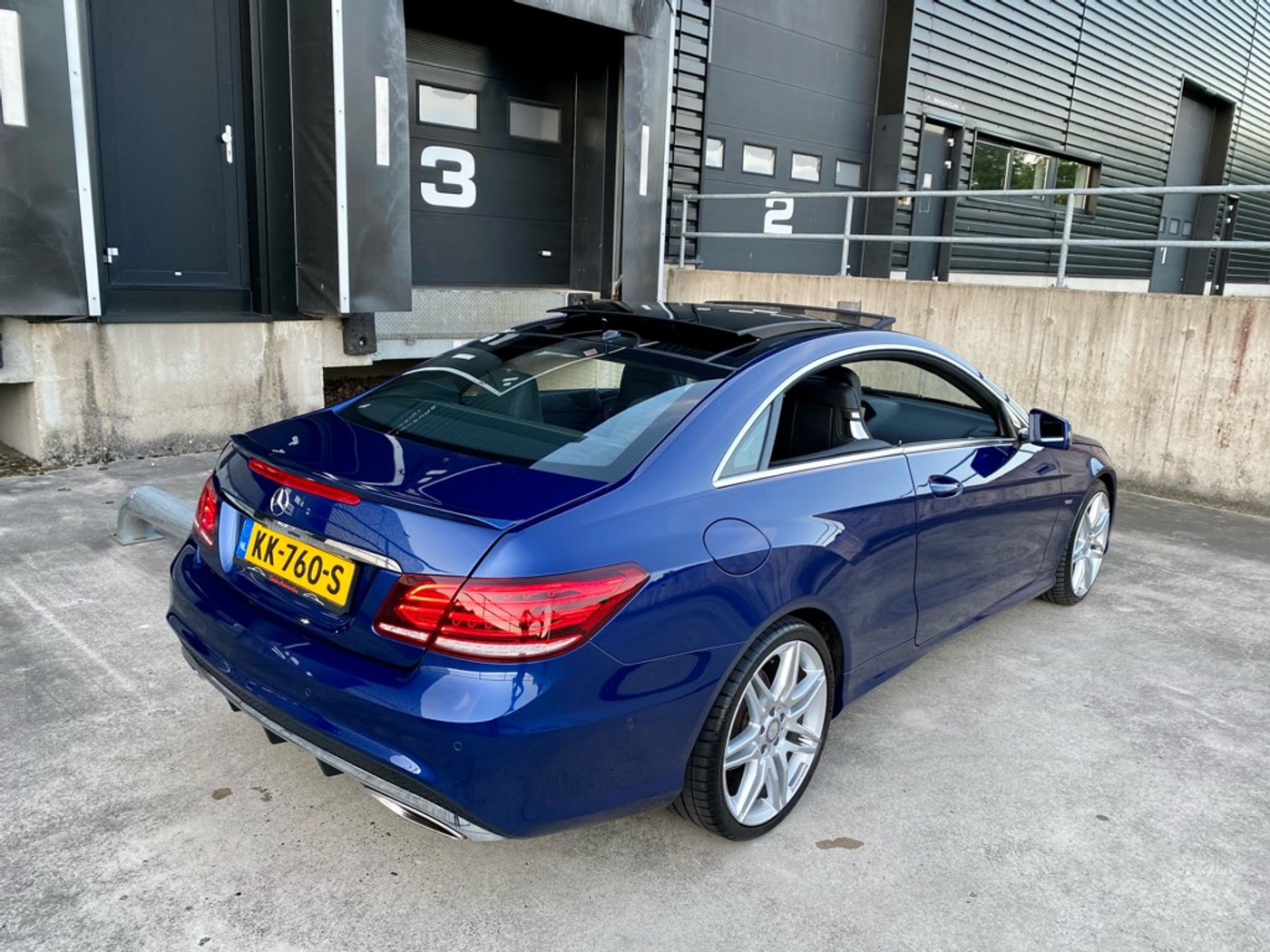 Foto van Mercedes-Benz E 200
