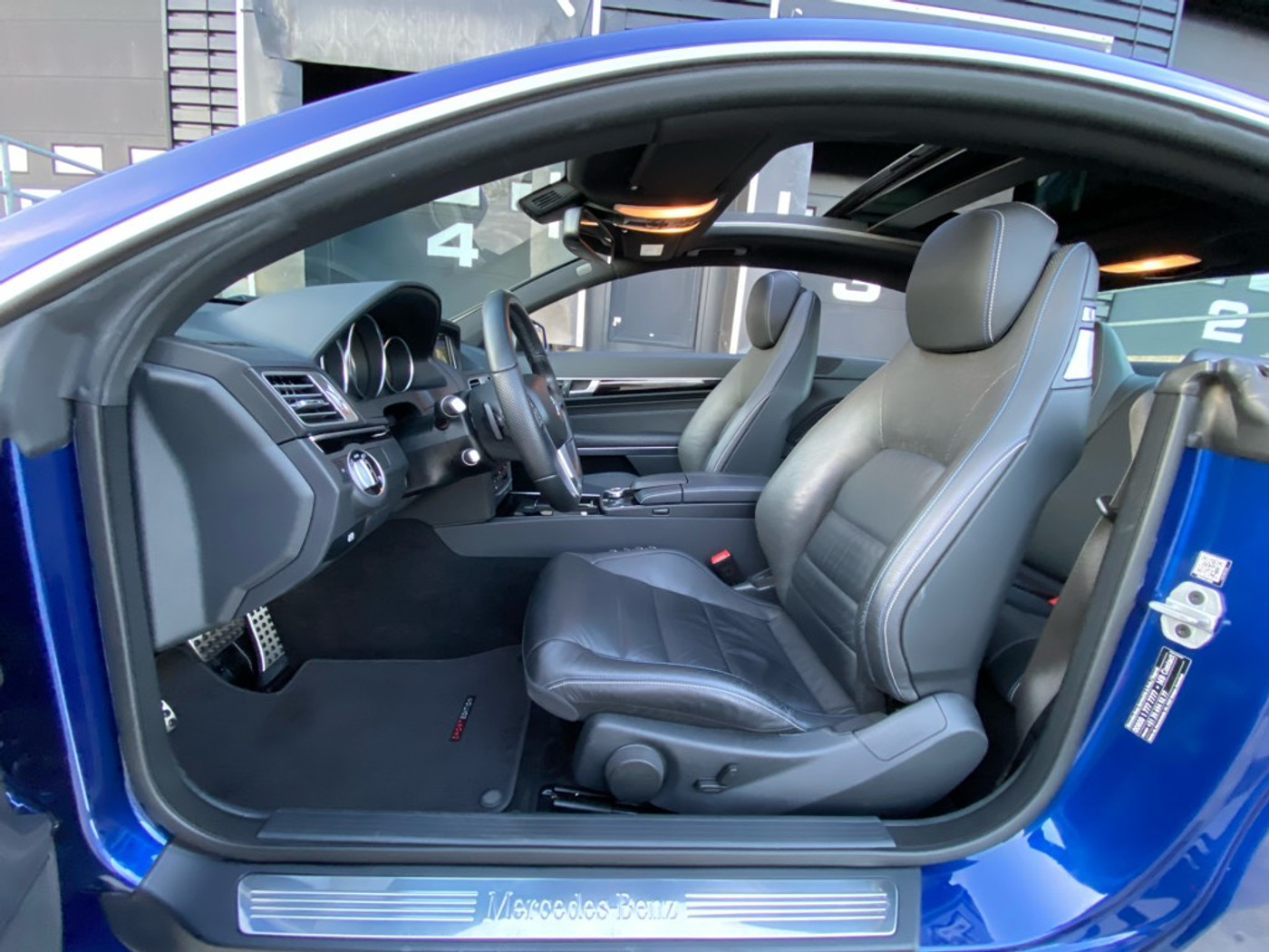 Foto van Mercedes-Benz E 200