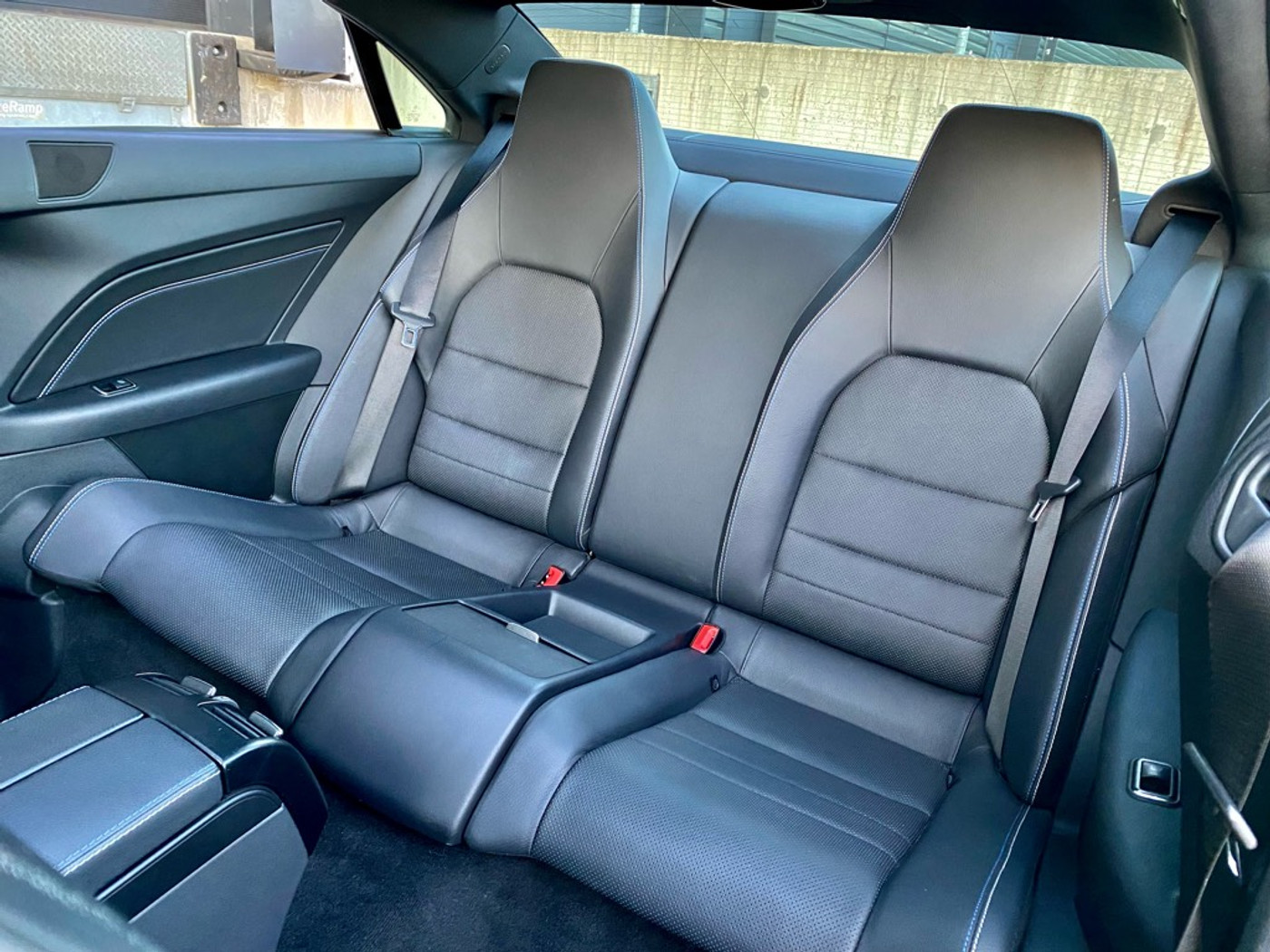 Foto van Mercedes-Benz E 200