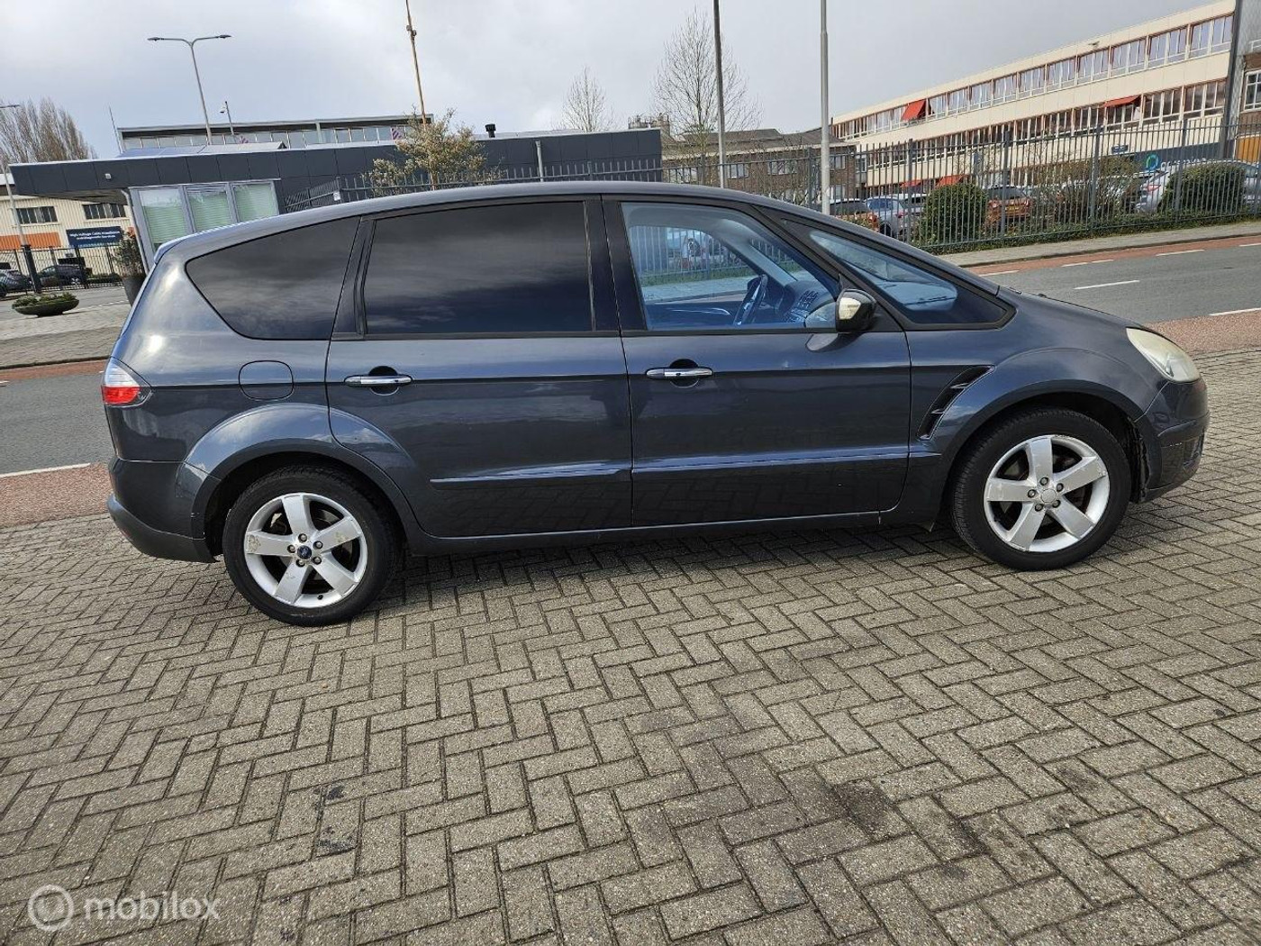 Foto van Ford S-max