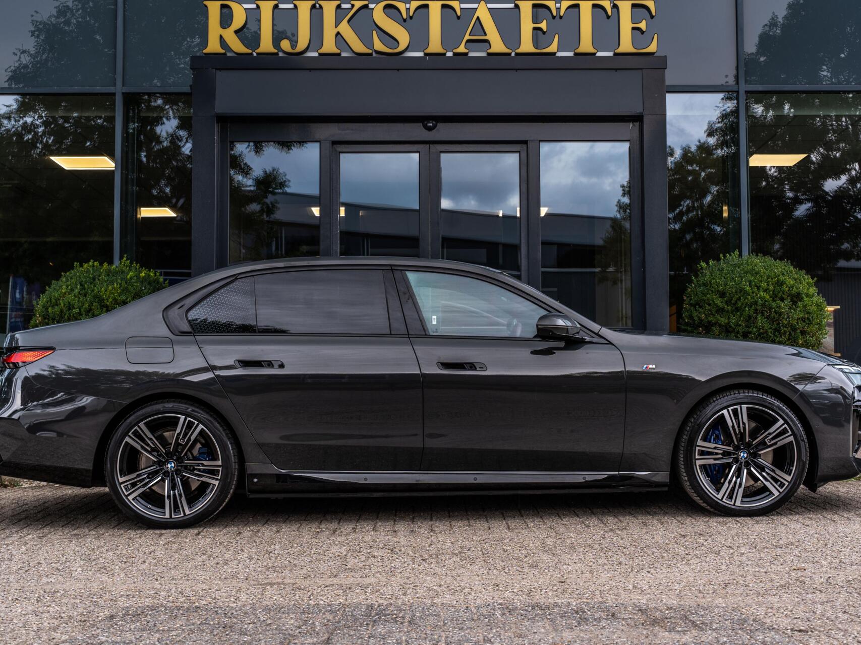 Foto van BMW 750e xDrive