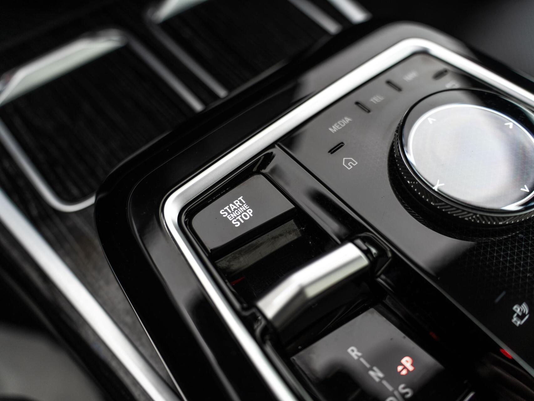 Foto van BMW 750e xDrive