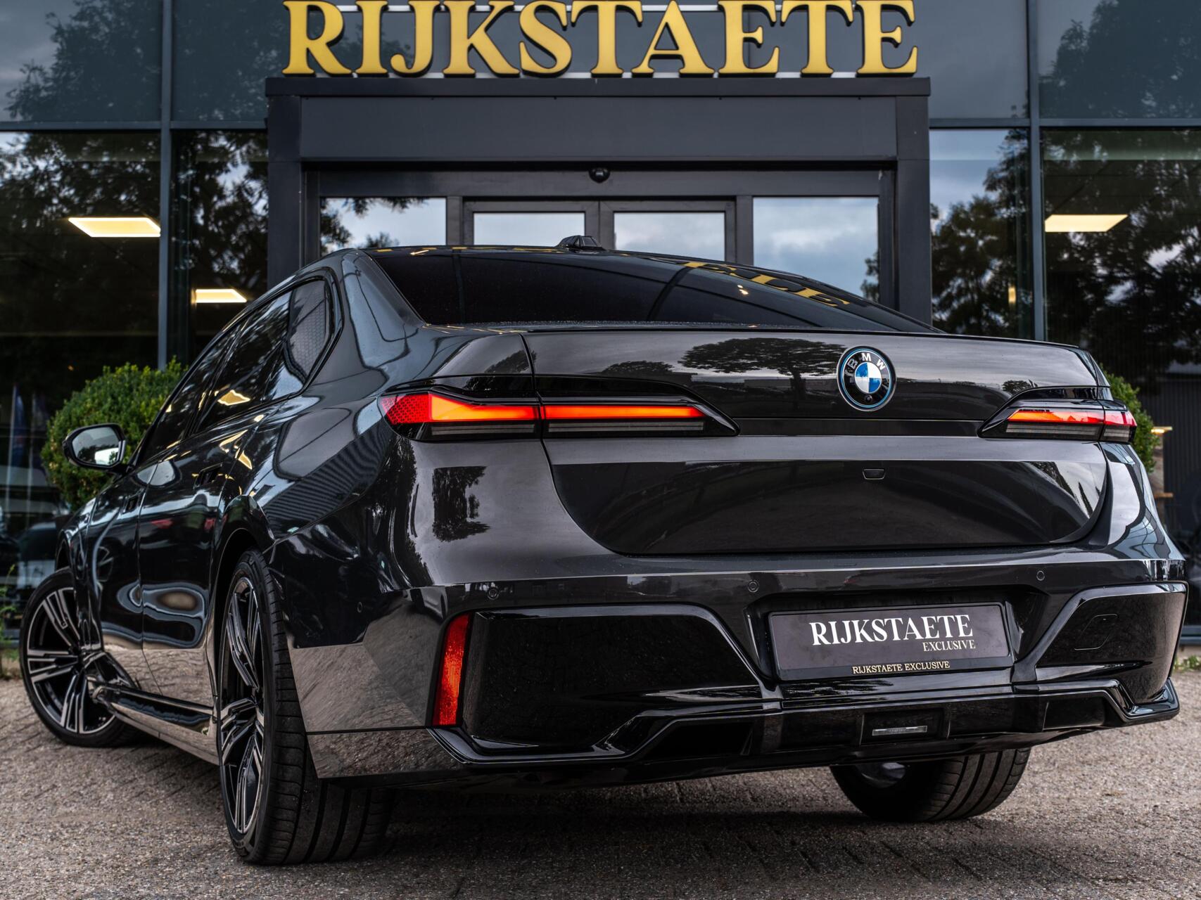 Foto van BMW 750e xDrive