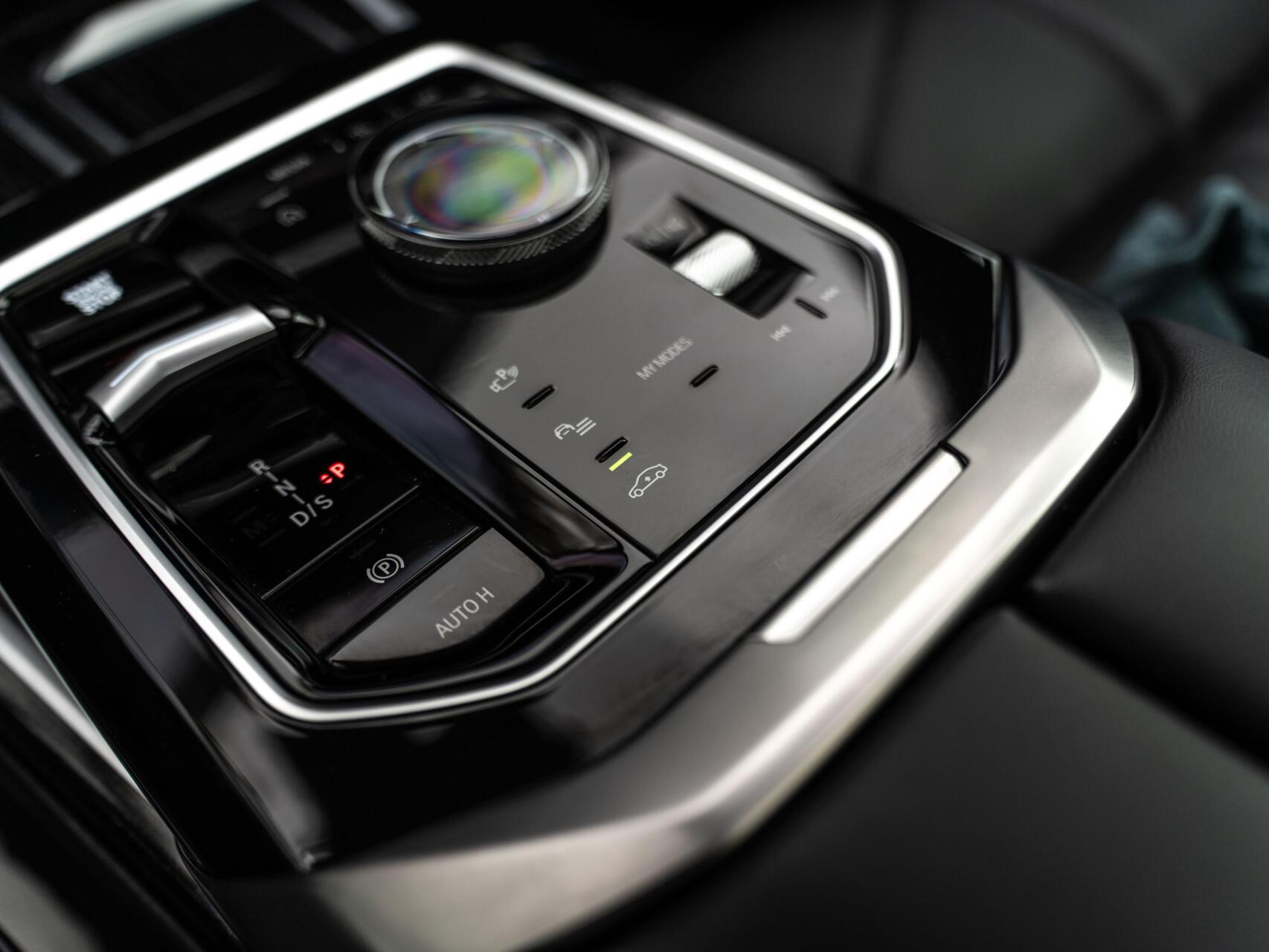 Foto van BMW 750e xDrive