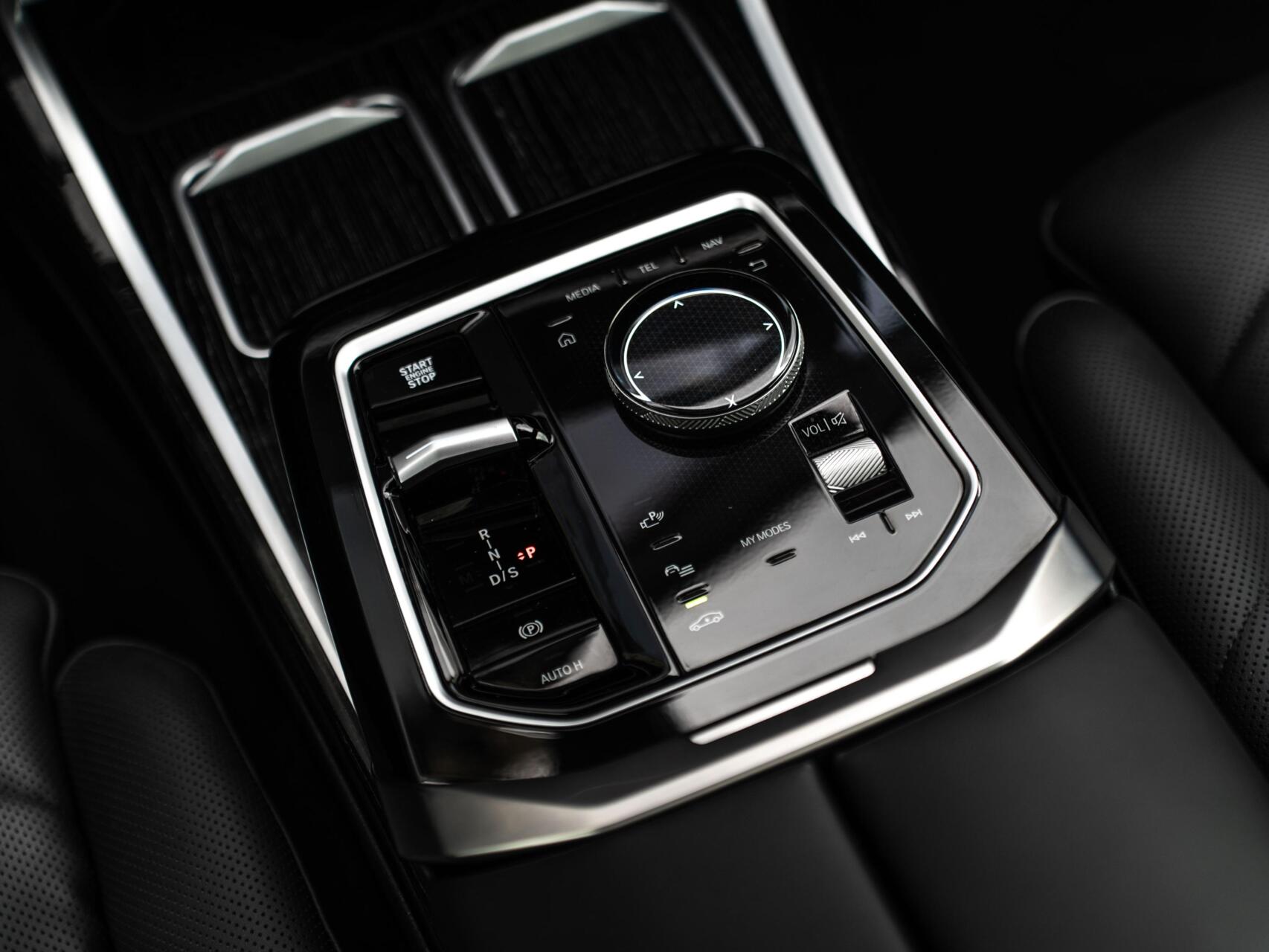 Foto van BMW 750e xDrive