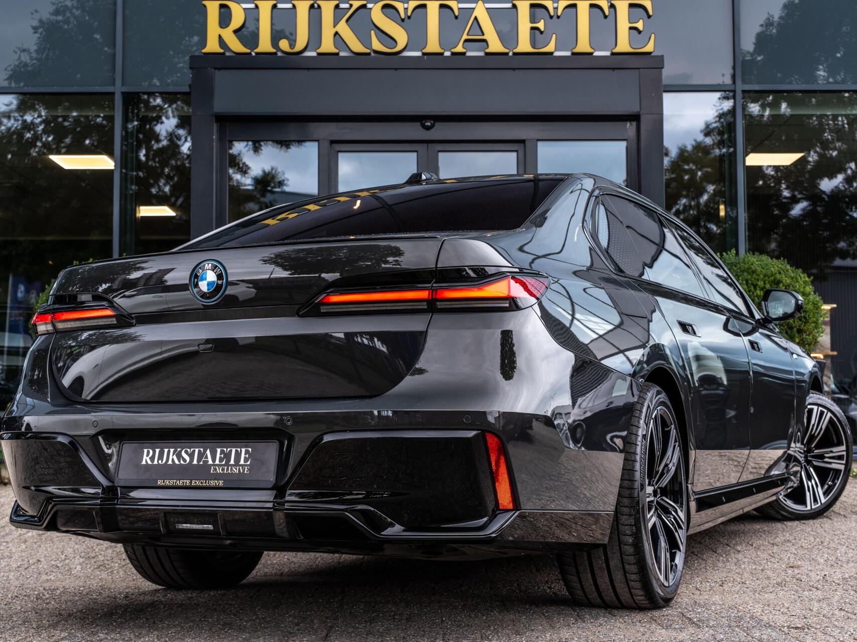 Foto van BMW 750e xDrive