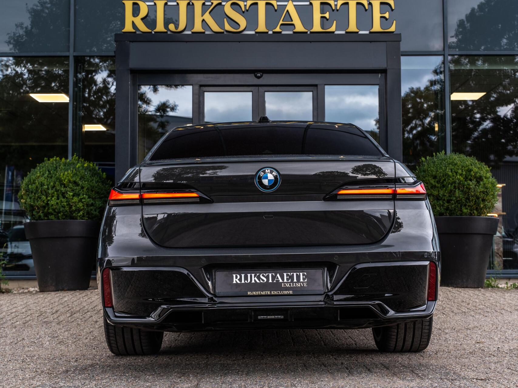 Foto van BMW 750e xDrive