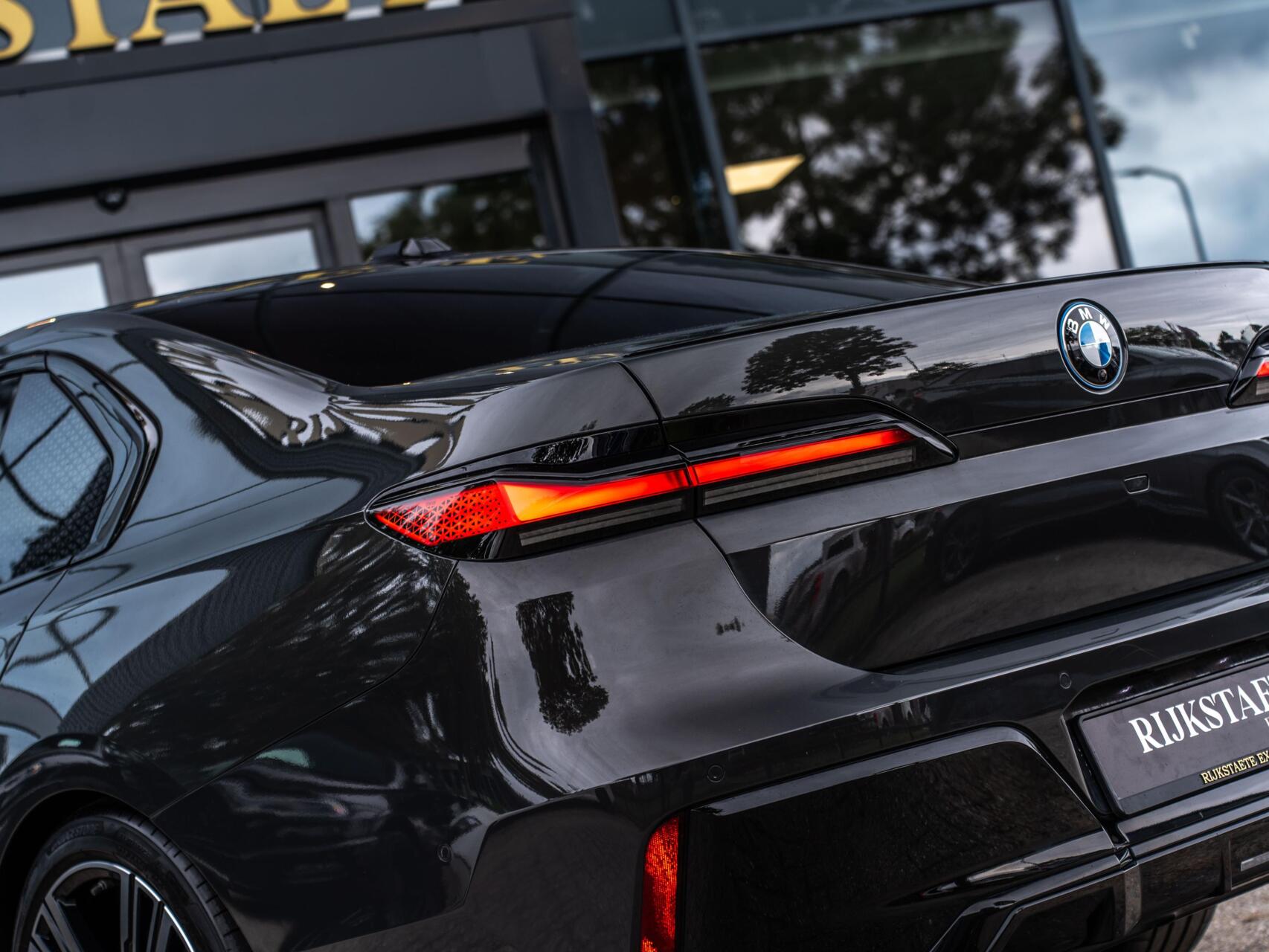 Foto van BMW 750e xDrive