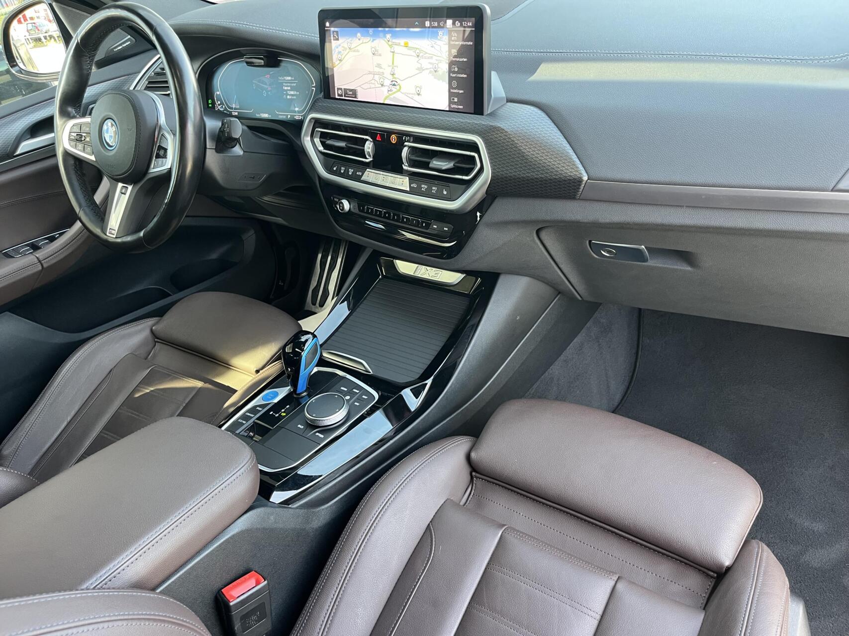 Foto van BMW Ix3