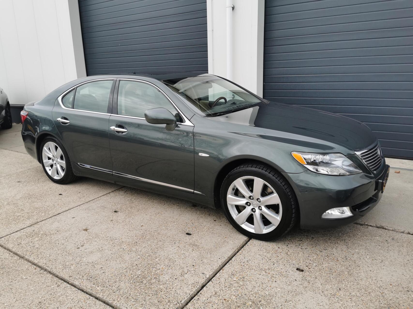 Foto van Lexus Lexus Ls600h