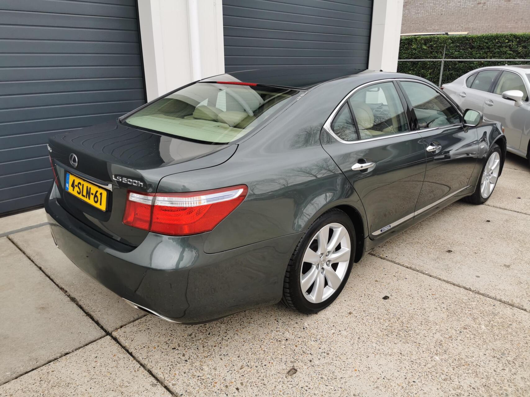 Foto van Lexus Lexus Ls600h