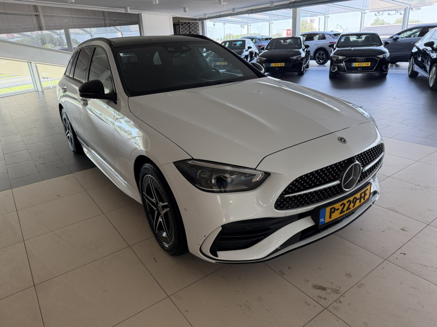 Foto van Mercedes-Benz C 300 E