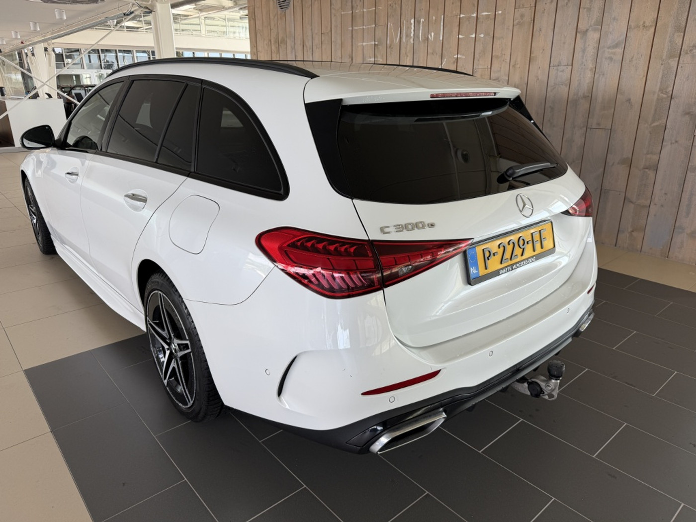 Foto van Mercedes-Benz C 300 E