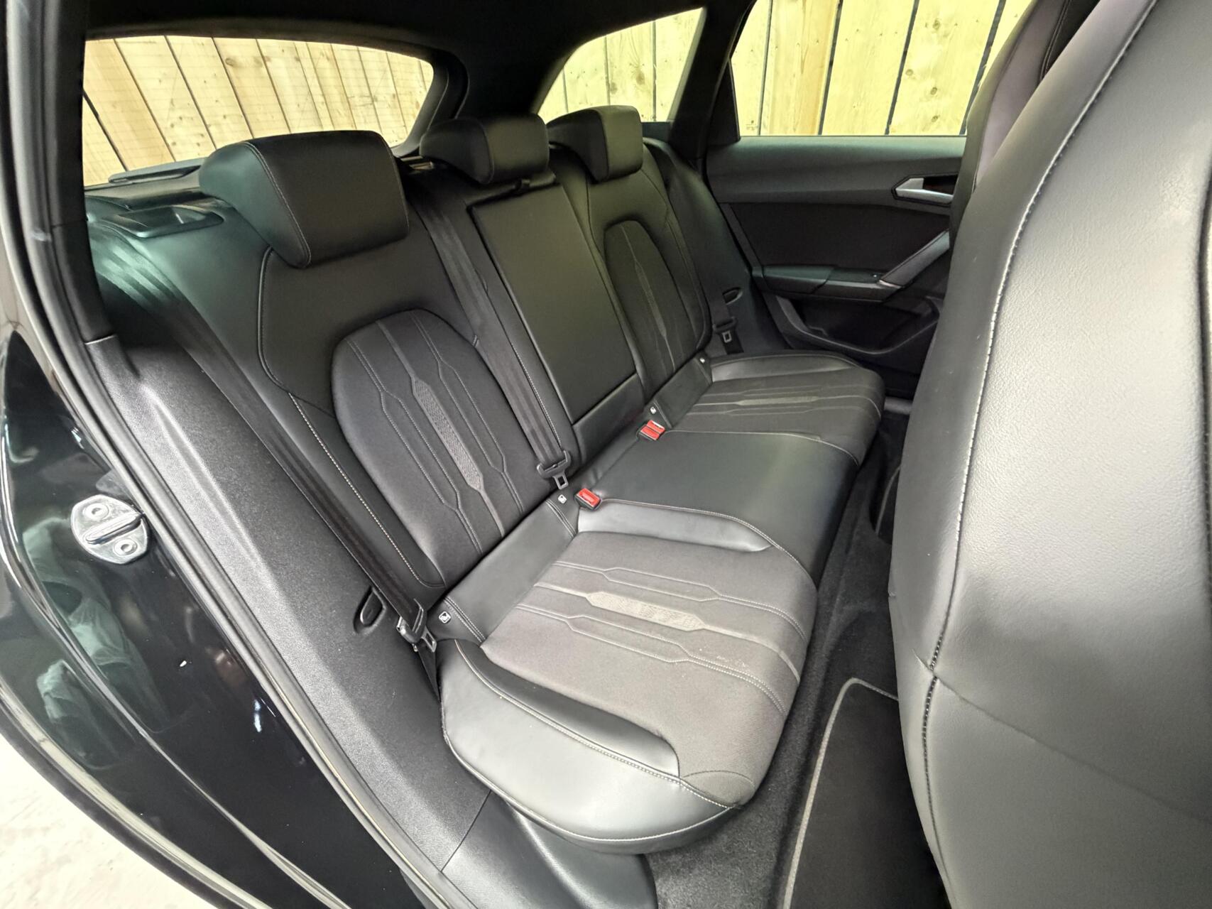 Foto van Seat Cupra Leon Sportstourer