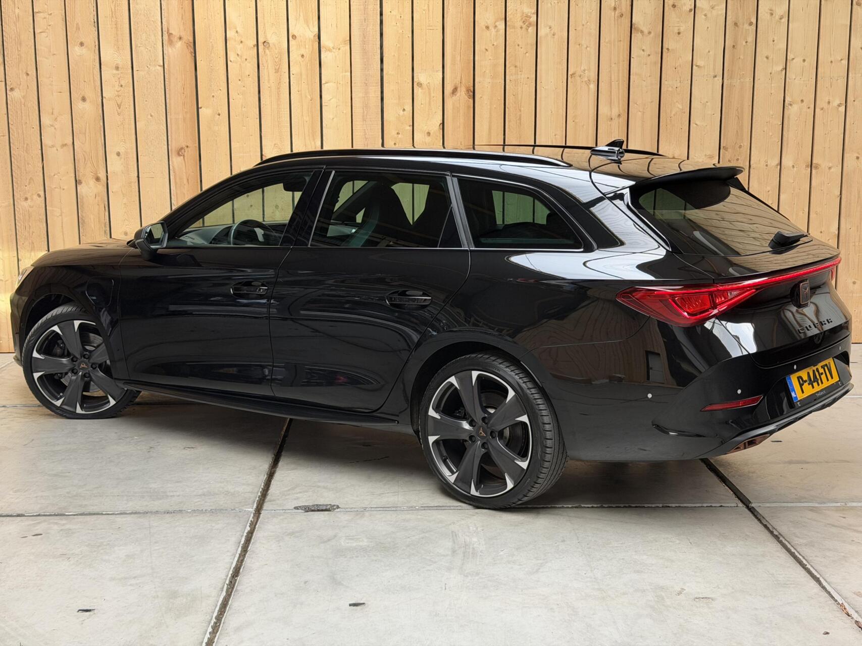 Foto van Seat Cupra Leon Sportstourer