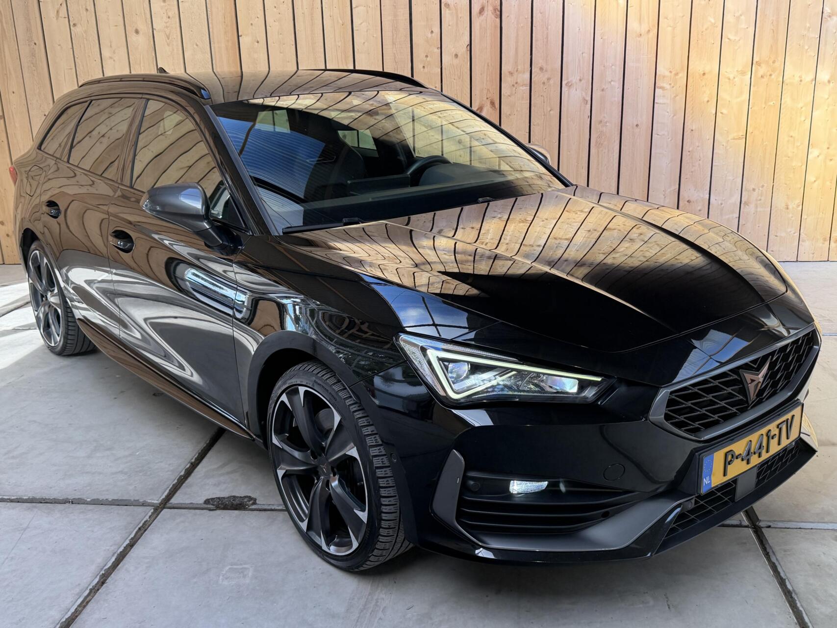 Foto van Seat Cupra Leon Sportstourer