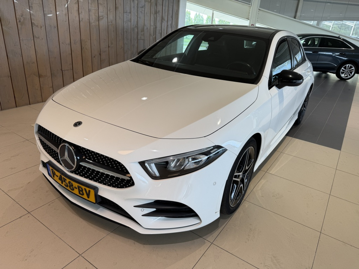 Mercedes-Benz A 180 180 Business Solution AMG 2022 - voorkant