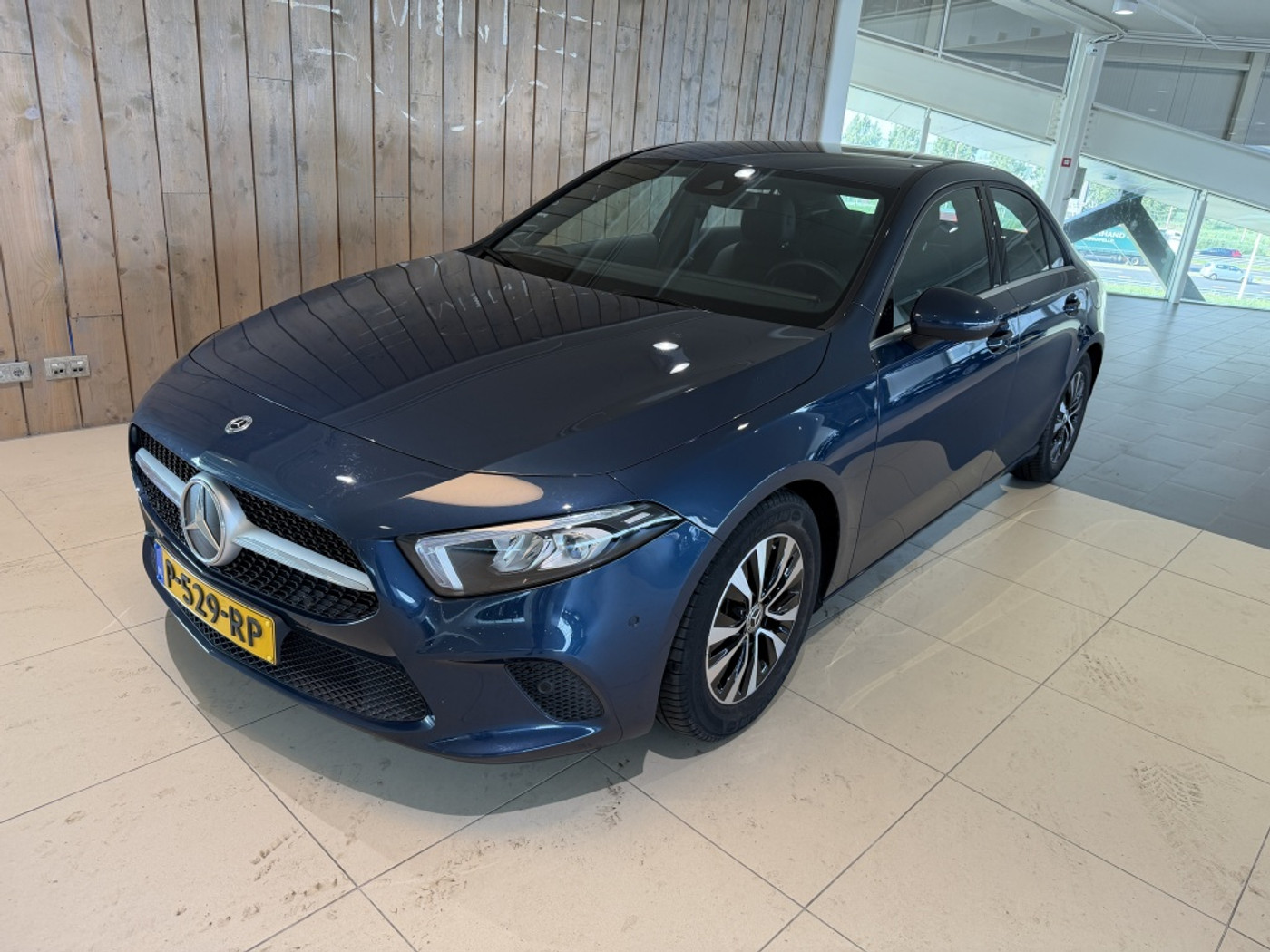 Mercedes-Benz A 180 180 Business Solution 2022 - voorkant