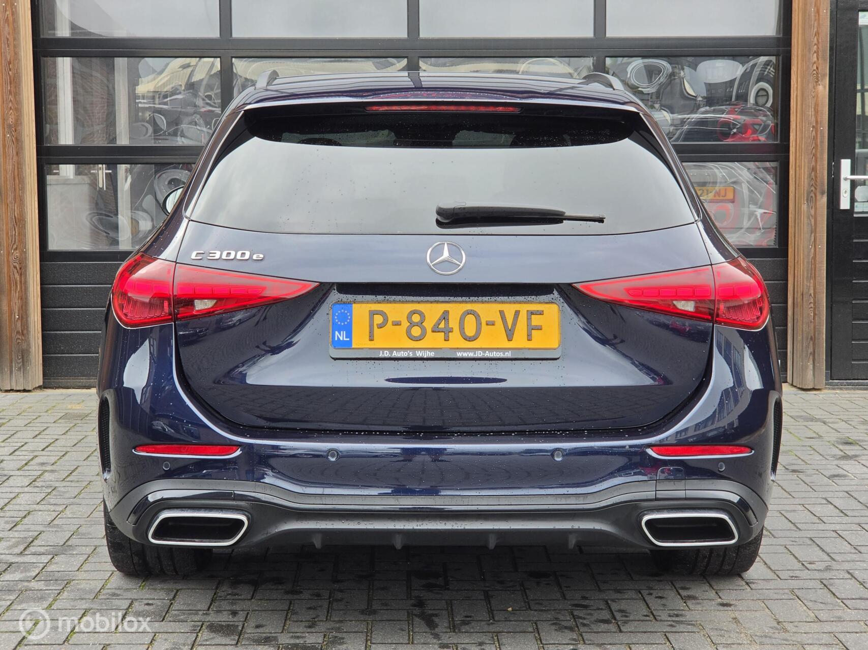Foto van Mercedes-Benz C 300 E