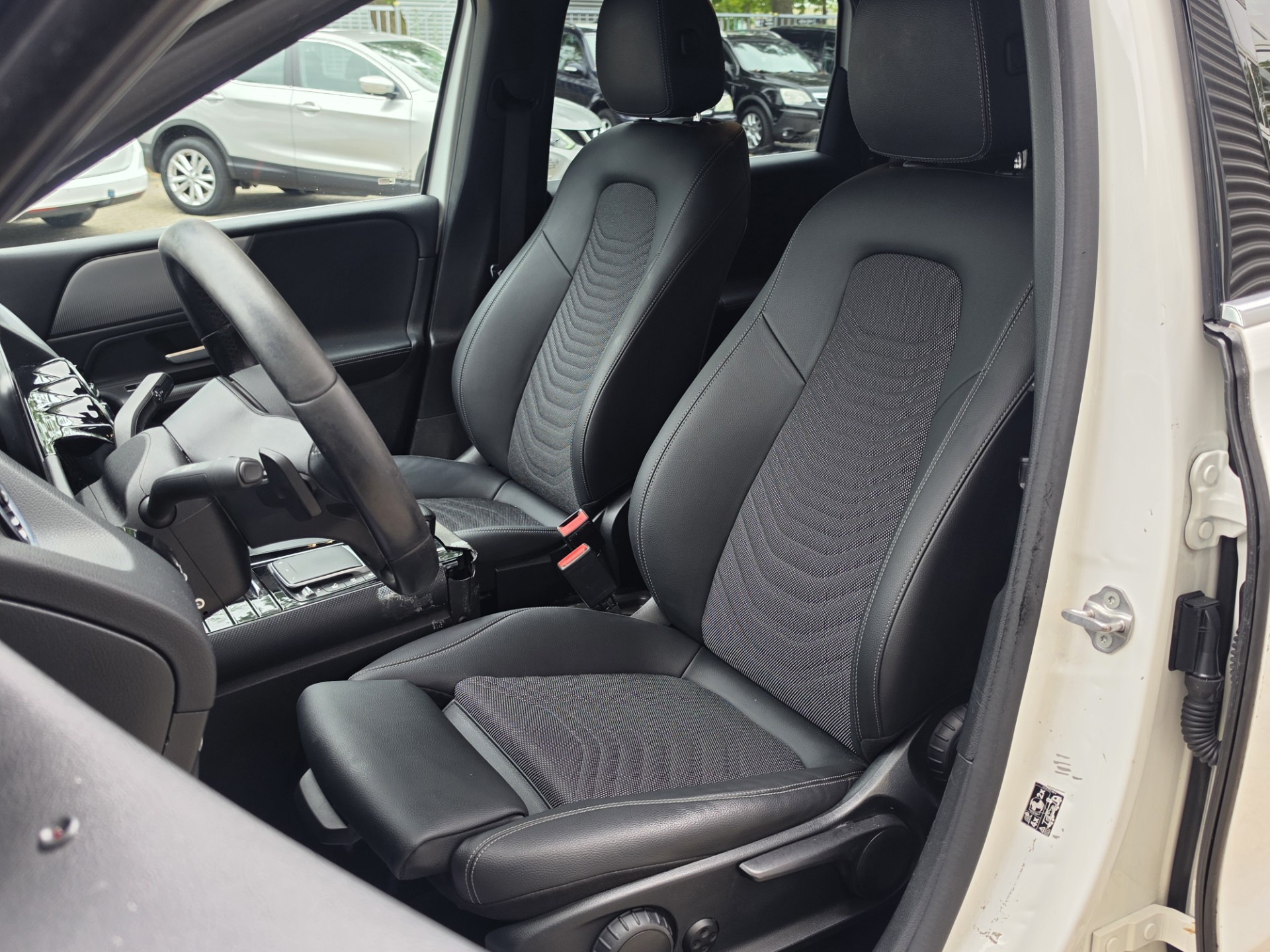 Foto van Mercedes-Benz B 200 D