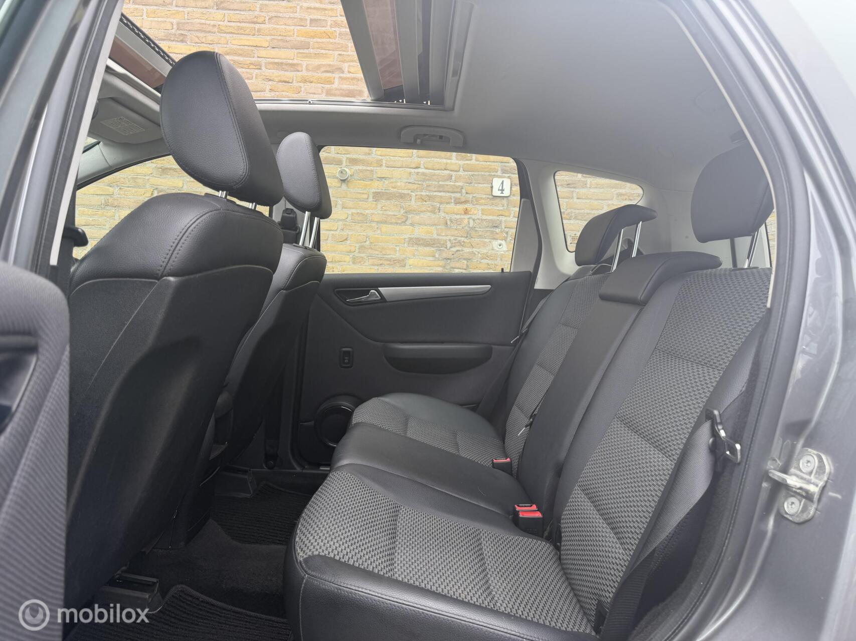 Foto van Mercedes-Benz A 200
