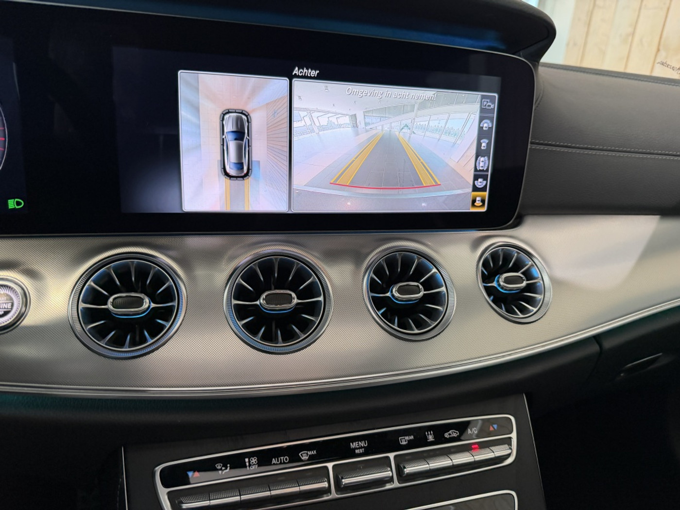 Foto van Mercedes-Benz E 300