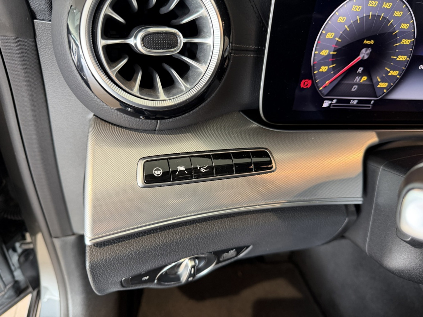 Foto van Mercedes-Benz E 300
