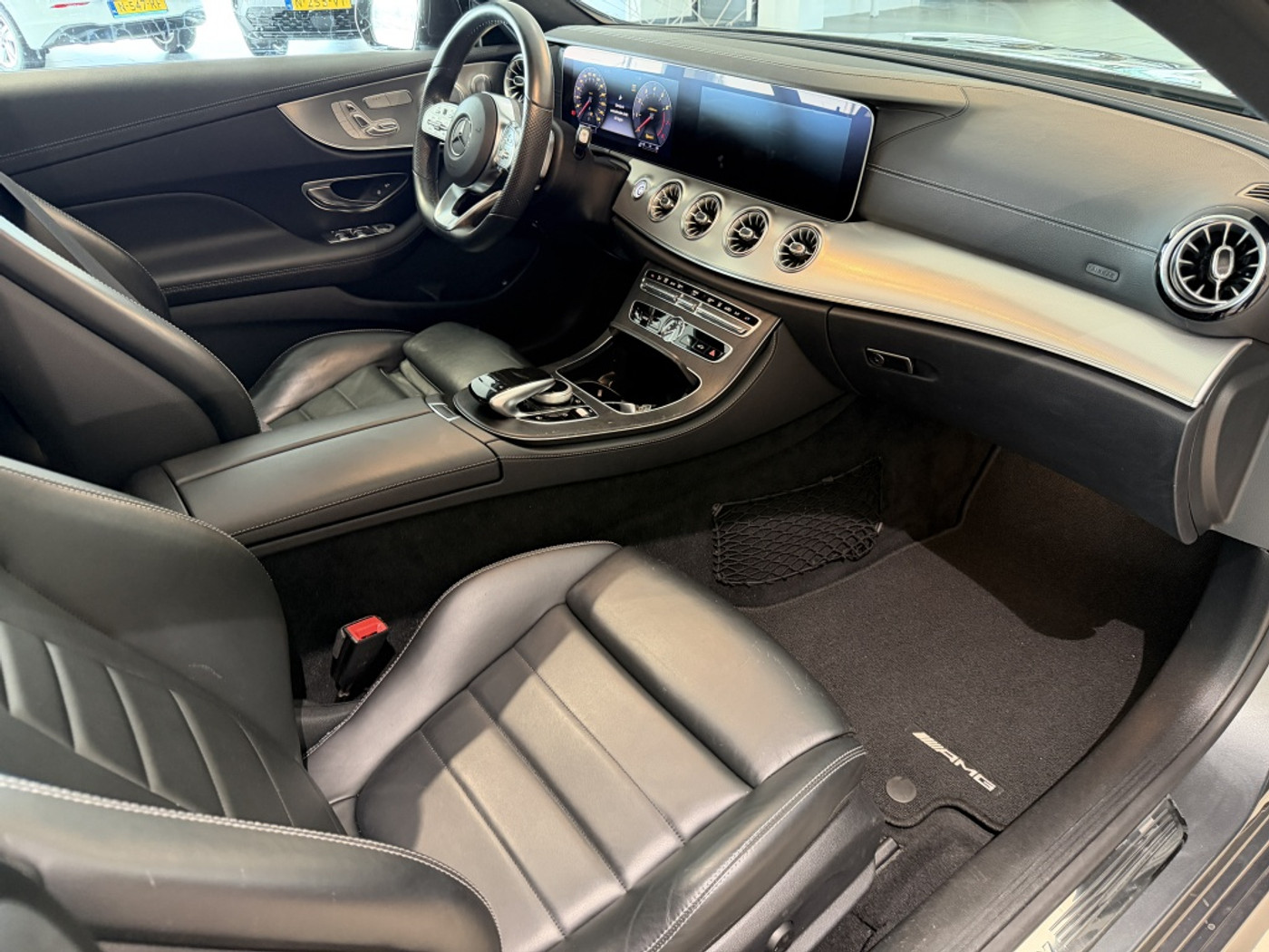 Foto van Mercedes-Benz E 300