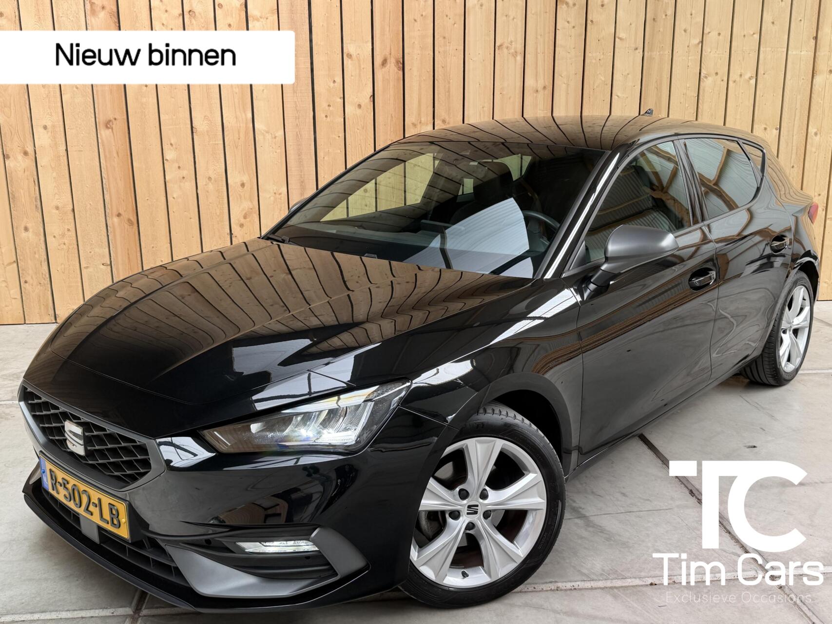 Seat Seat Leon 1.0 TSI FR Business Apple CarPlay/Android Auto | Cruise & climate control | DAB ontvanger | LED verlichting | Navigatiesysteem | Sfeerverlichting | Parkeersensoren achter 2022 - voorkant