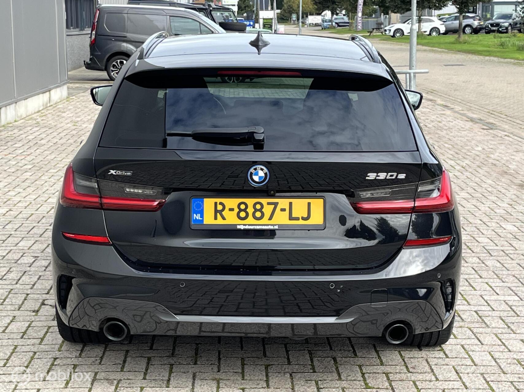 Foto van BMW 330e xDrive