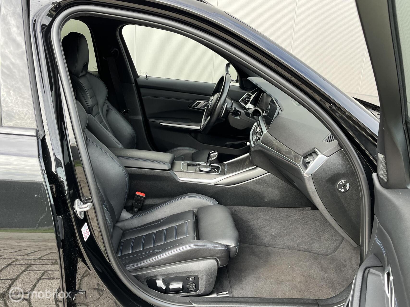 Foto van BMW 330e xDrive