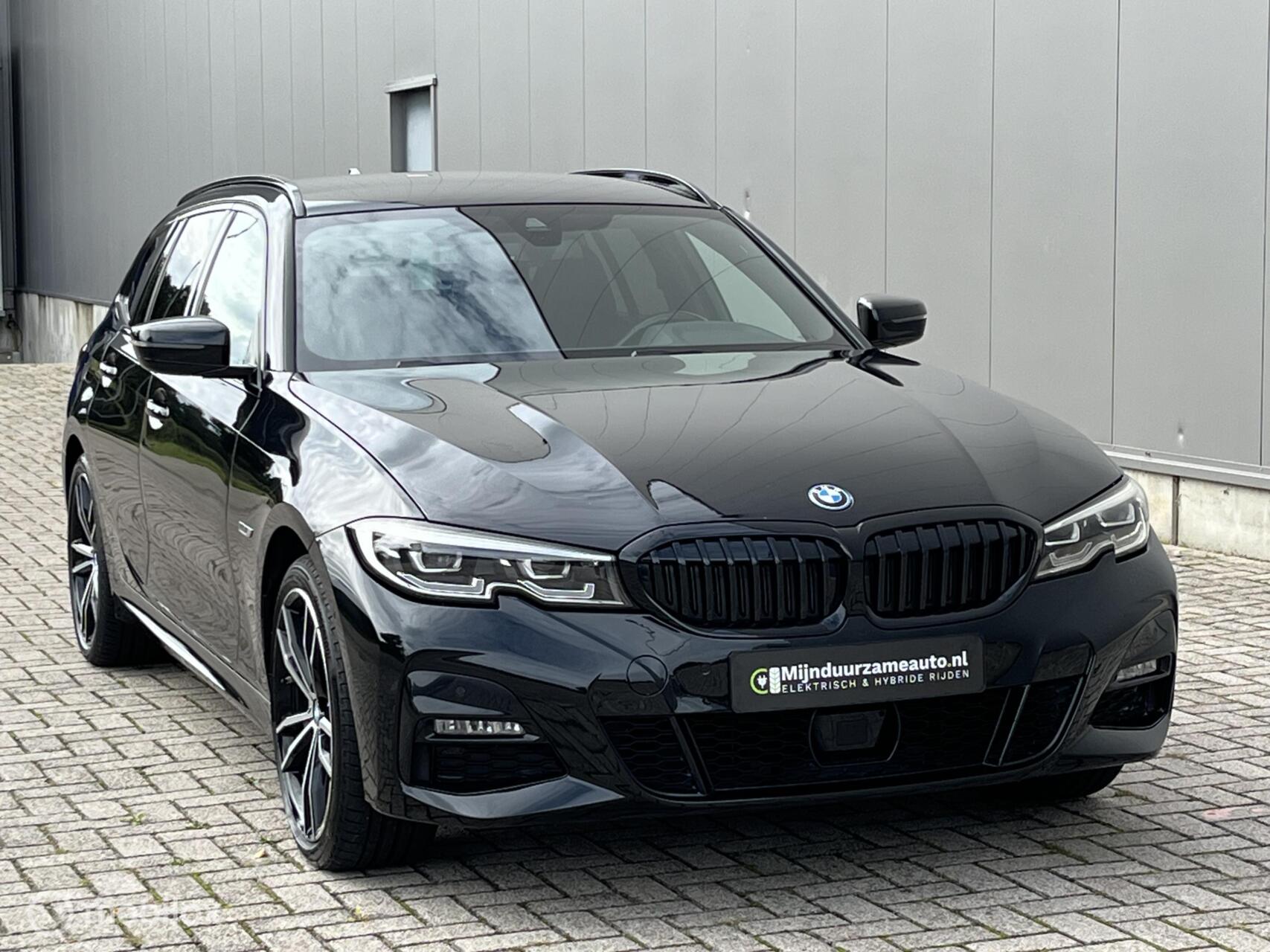 Foto van BMW 330e xDrive