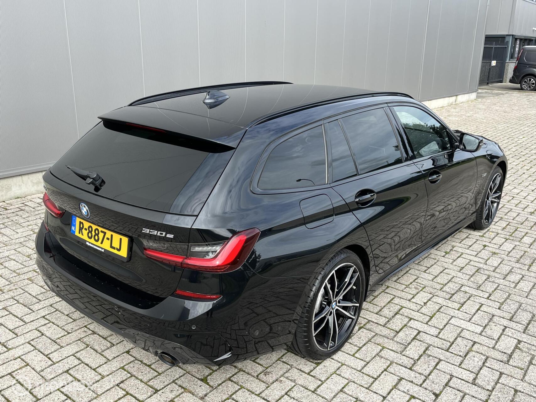 Foto van BMW 330e xDrive