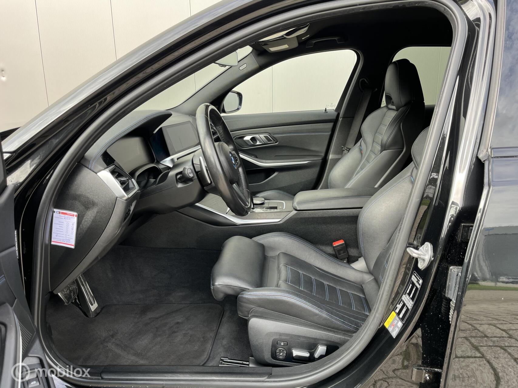 Foto van BMW 330e xDrive