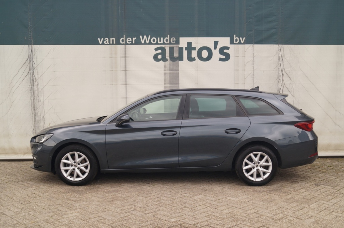 Seat Seat Leon SP ST 1.0 TSI 110pk Style Business Intense -LED-ECC-CAM- 2022 - voorkant
