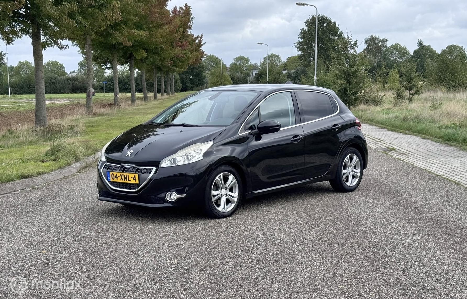 Peugeot 208 1.4 VTi Allure 2012 - voorkant
