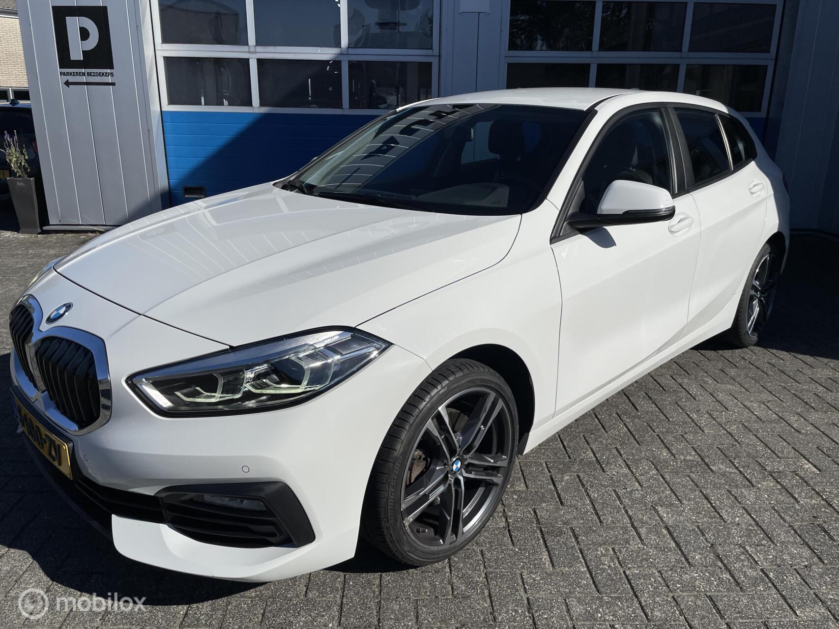 BMW 116i 116i Business Edition Sp.interieur+ verw.-Led-18 2023 - voorkant
