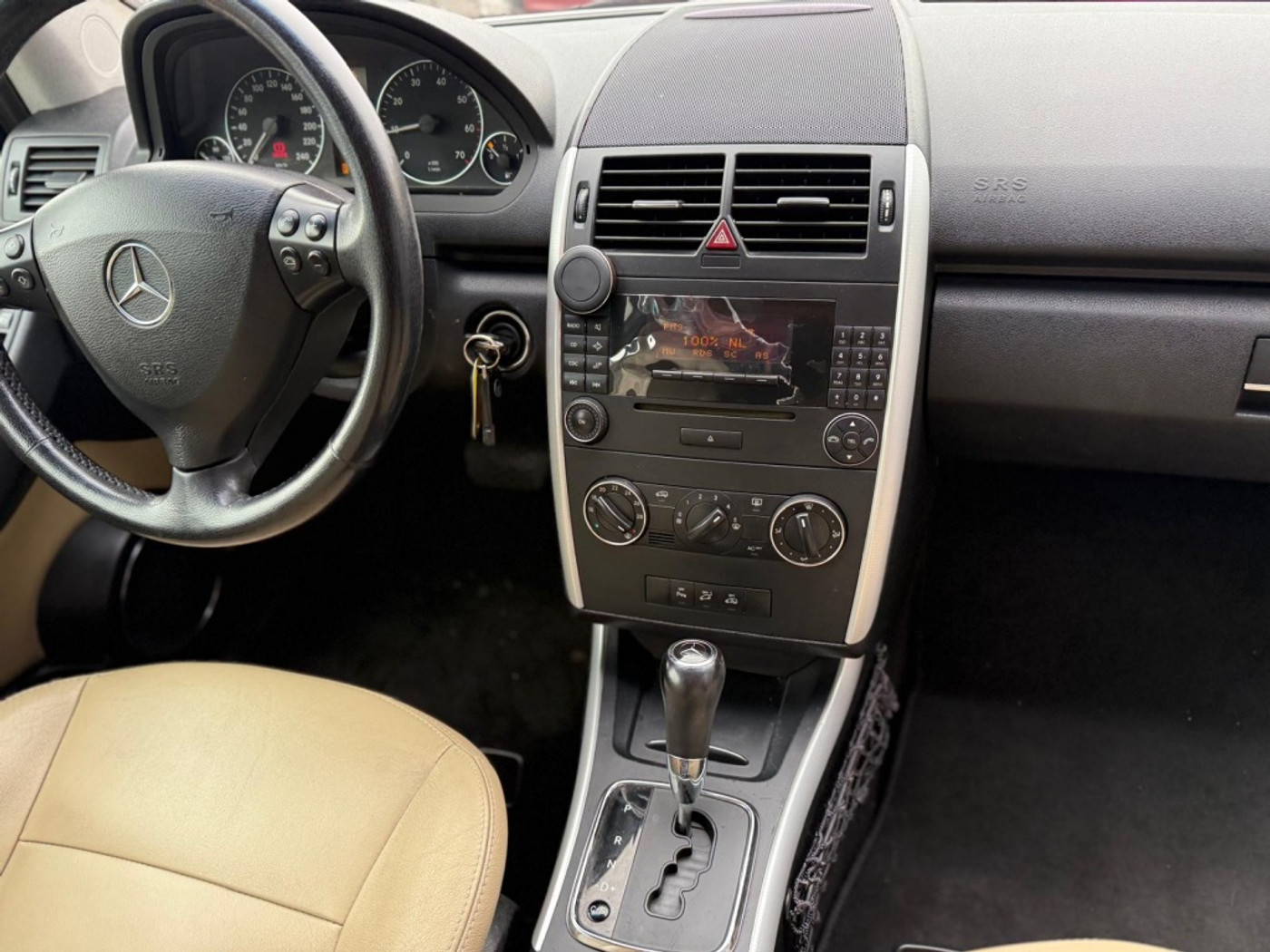 Foto van Mercedes-Benz A 200