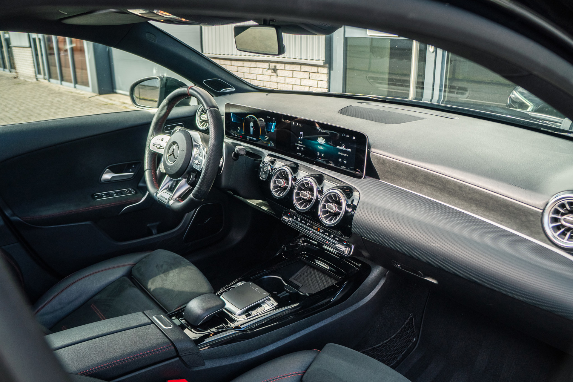 Foto van Mercedes-Benz AMG A 35