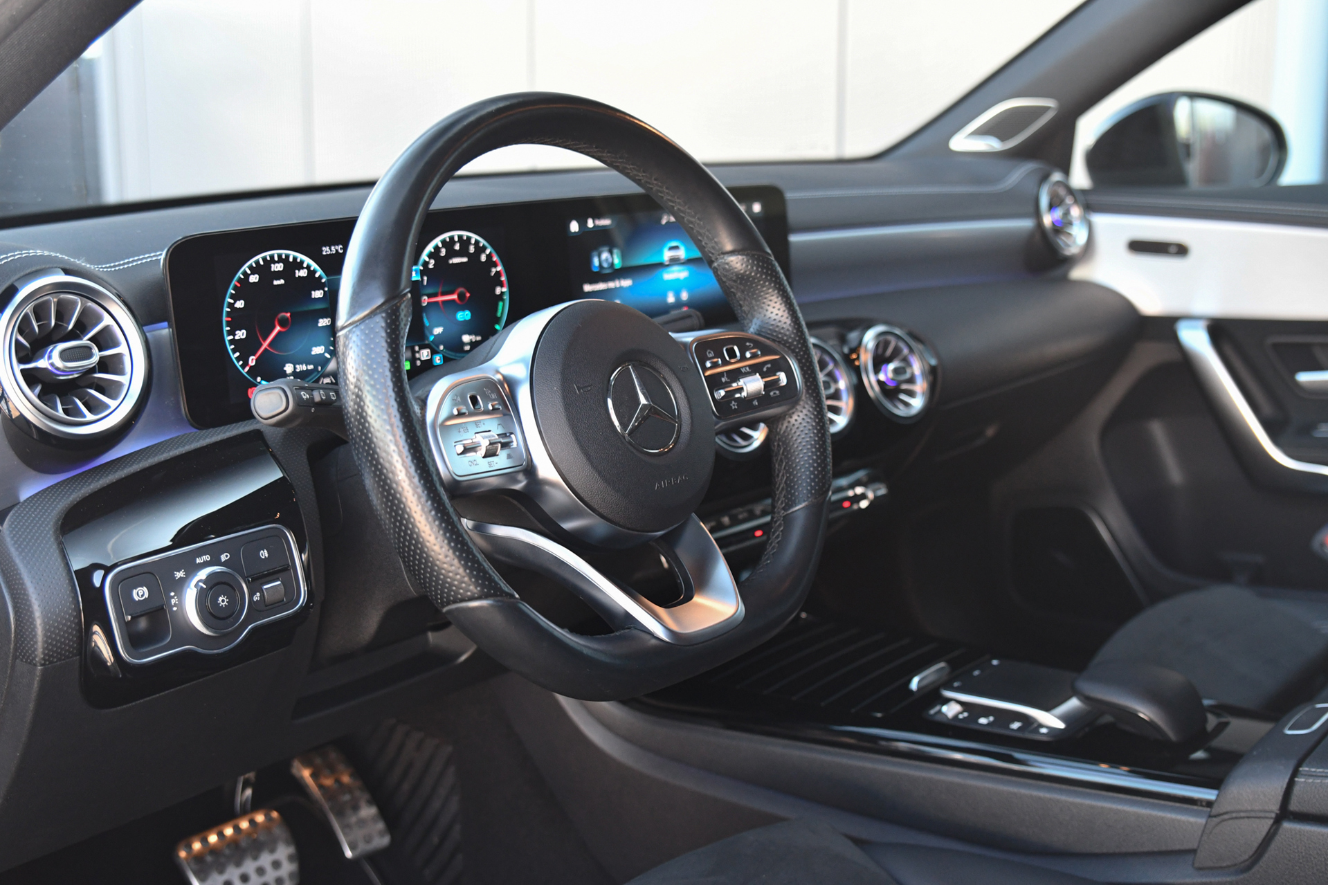 Foto van Mercedes-Benz A 250 E