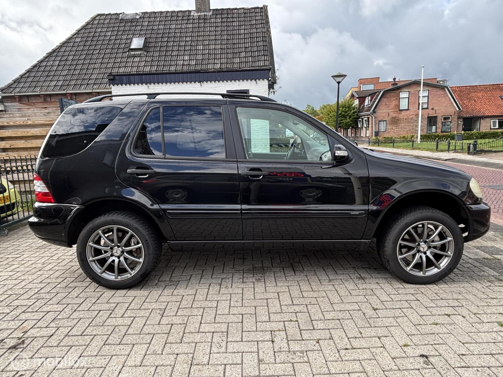 Foto van Mercedes-Benz ML 350