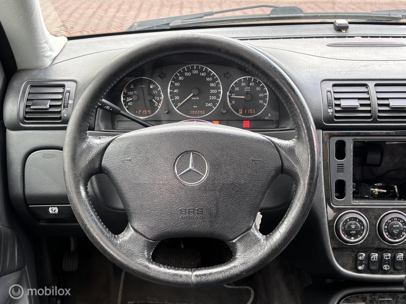 Foto van Mercedes-Benz ML 350