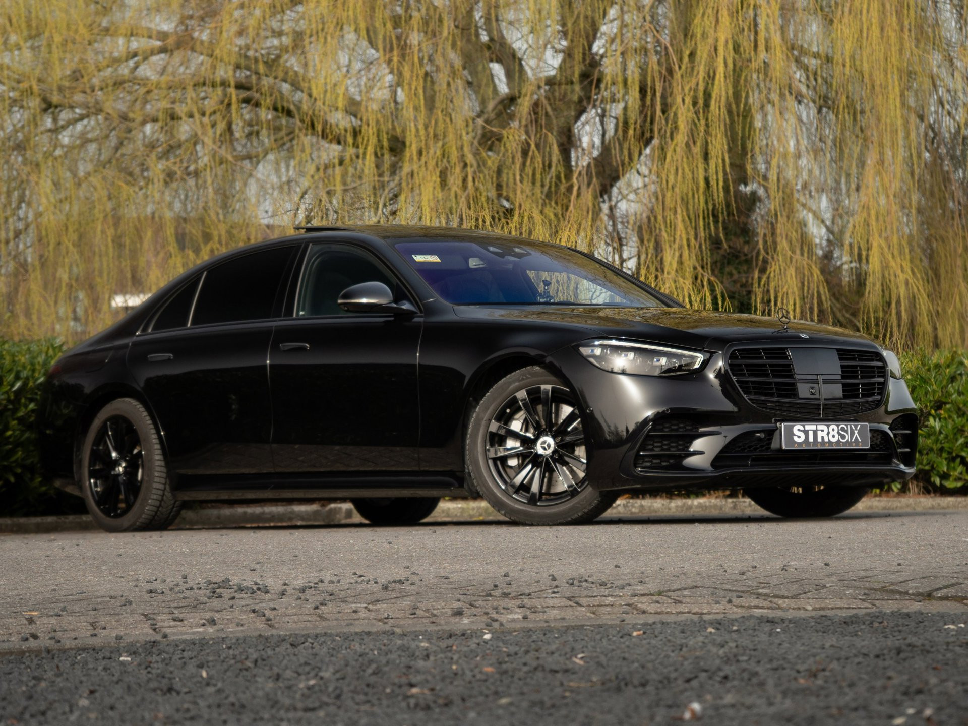 Mercedes-Benz S 580 E S580e Lang AMG Line (2023) 510PK | Rear Executive Lounge | Burmester | MBUX | DIGITAL LIGHT | NL Auto | BTW 2023 - voorkant